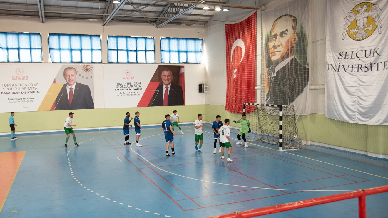 Selçuk Üniversitesi futsal müsabakalarına ev sahipliği yapıyor
